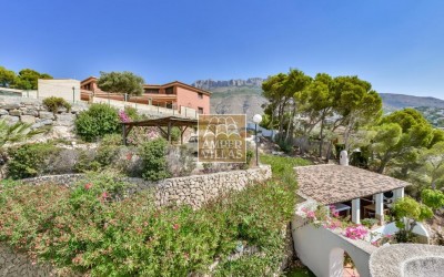 Exclusive villa with stunning panoramic views next to the Altea Golf Club